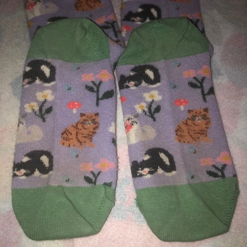 Mini boden cat print socks. Size 10-13.